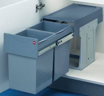 [3666100] Under-sink trash bin